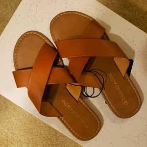 Cross Strapped Sandles -Faux leather (S/M- 5/6)